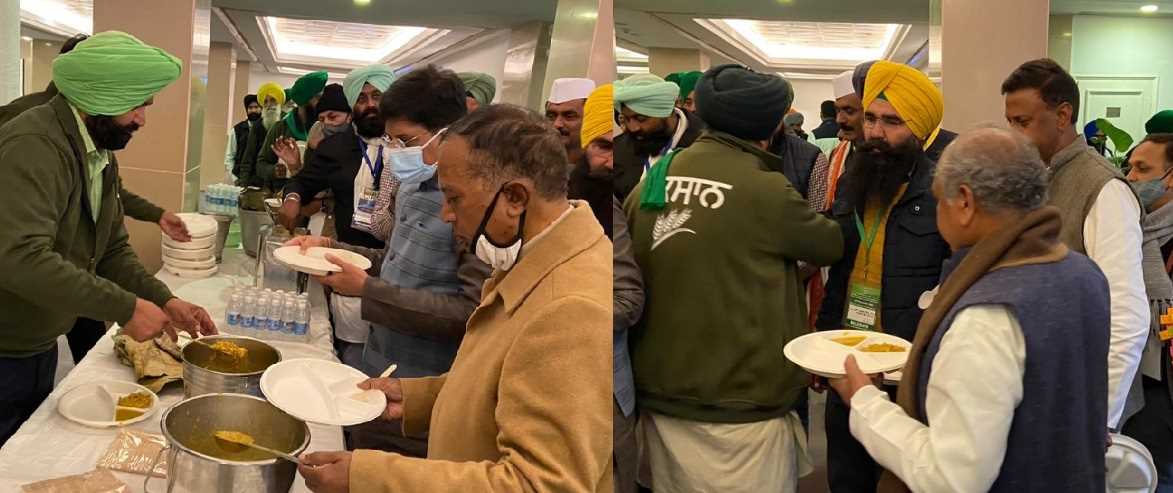 किसान-सरकार के बीच वार्ता, किसान नेताओं के साथ 3 मंत्रियों ने भी खाया लंगर